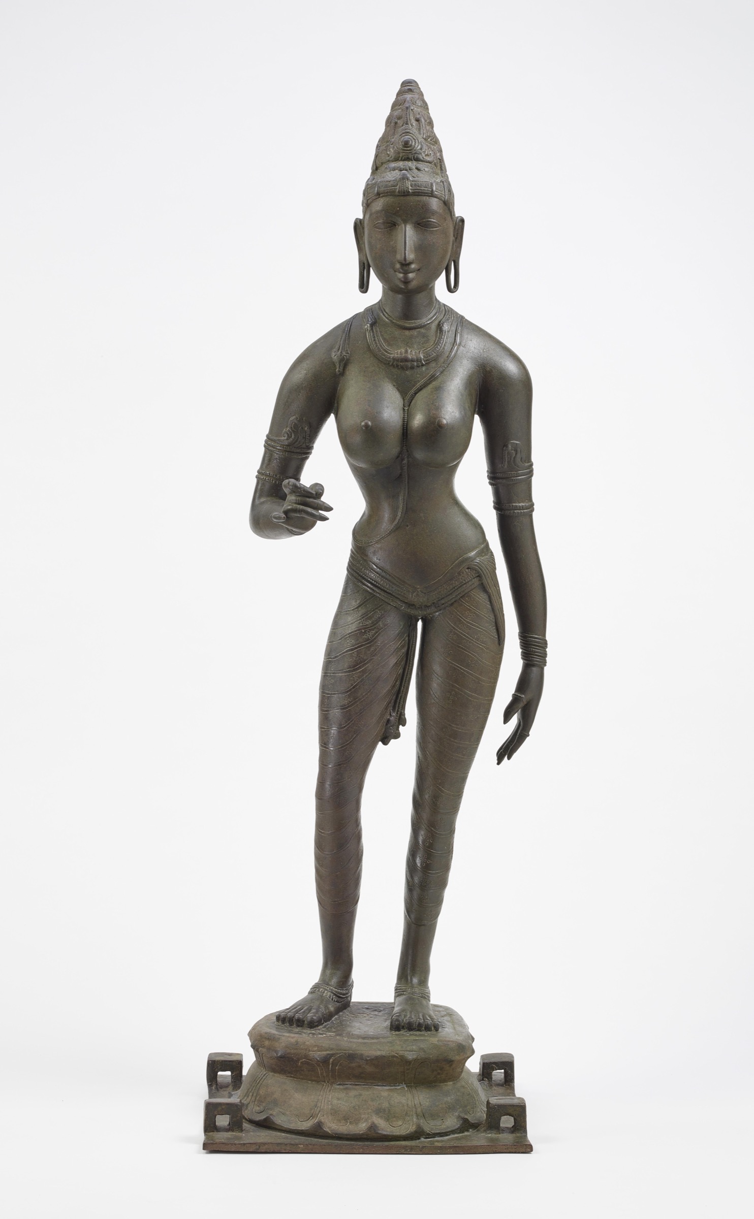 Tenth-century Chola bronze identified by the Smithsonian as Queen Sembiyan Mahadevi in the form of the Goddess Uma (Parvati), Freer Gallery F1929.84. The personal identification is interpretive; the figure is idealized