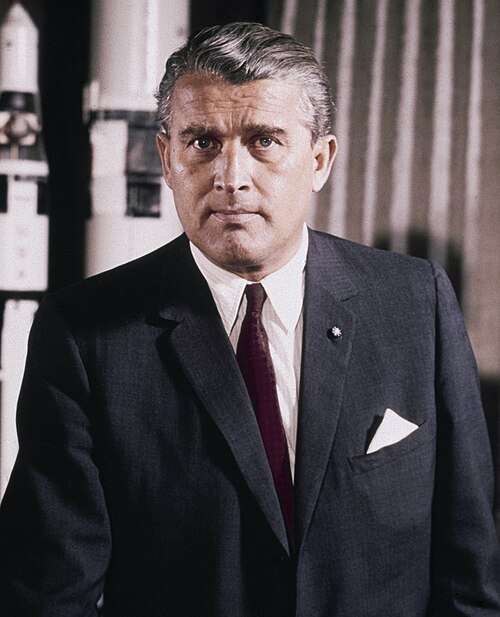 Wernher von Braun in his office, 1964; cropped